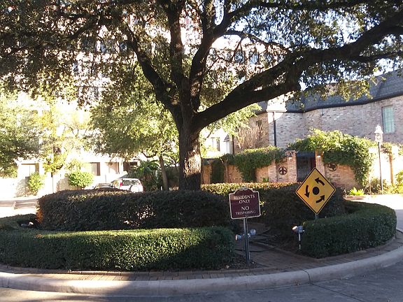 traffic circle to private st