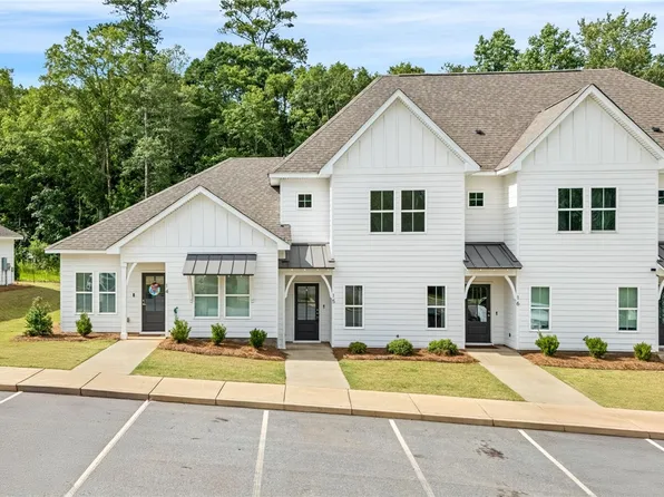 630 Village Dr #15, Opelika, AL 36801