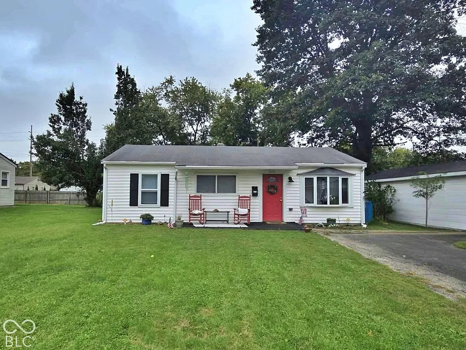 1433 Hillcrest Dr