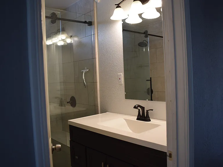 831 E Terrace Dr — Photo 5