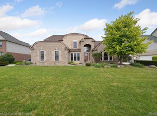 6680 Kings Mill Dr, Canton, MI 48187