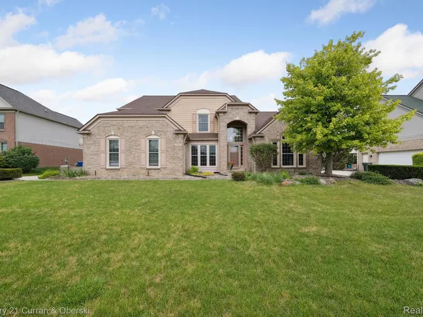 6680 Kings Mill Dr, Canton, MI 48187