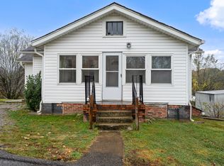 821 Hill St, Clinton, TN 37716