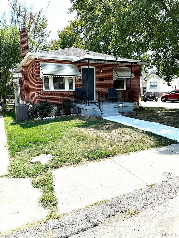 1408 Dammert Ave photo 1