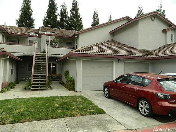 2nd image of 4916 Cambridge Pl Unit 1705