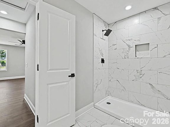 5th image of 211 Ridley St