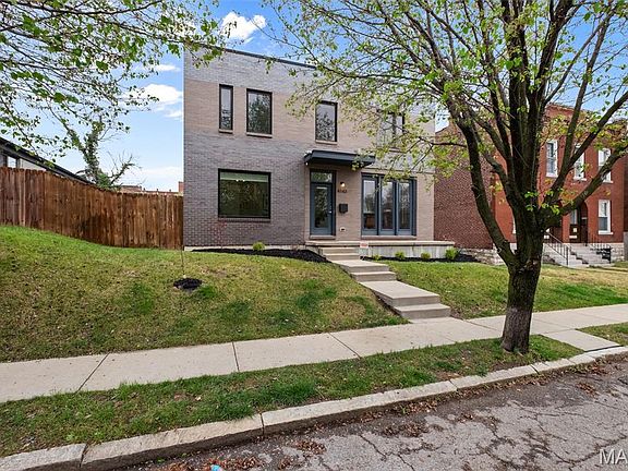 3rd image of 4143 Blaine Ave
