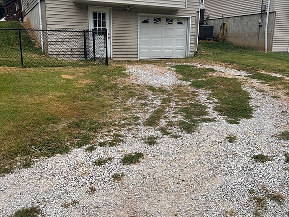 2nd image of 524 Phillipena St