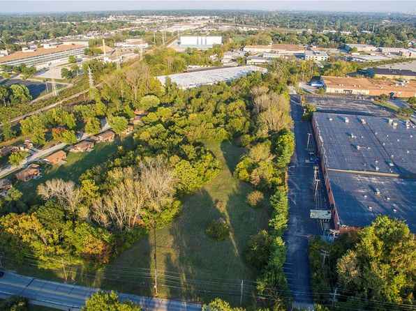 1290 Dielman Rd, Saint Louis, MO 63132