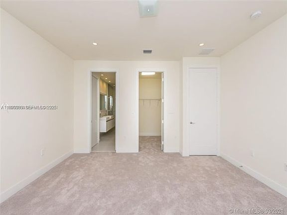 4th image of 6310 NW 103rd Pl