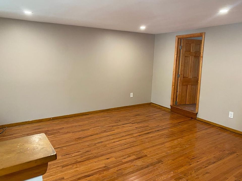 1st image of 111 Monroe Ave #1