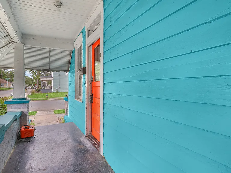 2221 Harden St — Photo 7