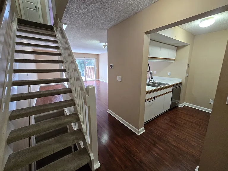 2102 Coleman Dr — Photo 24