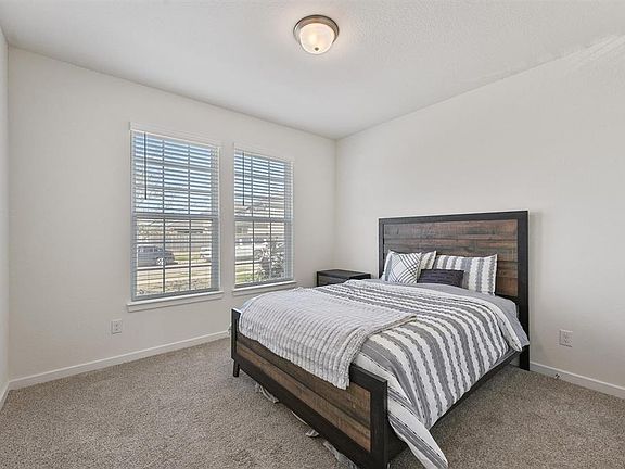 5th image of 429 Barrios Bay Lane
