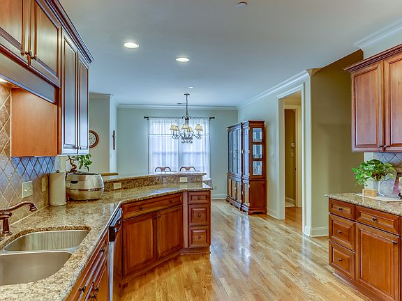 5th image of 3059 Poplar Grove Ln