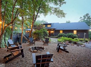 520 Grizzly Ridge Rd, Lakemont, GA 30552