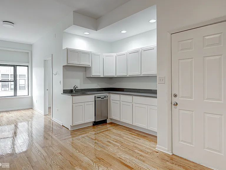 2214 W 18th Pl #2S — Photo 3
