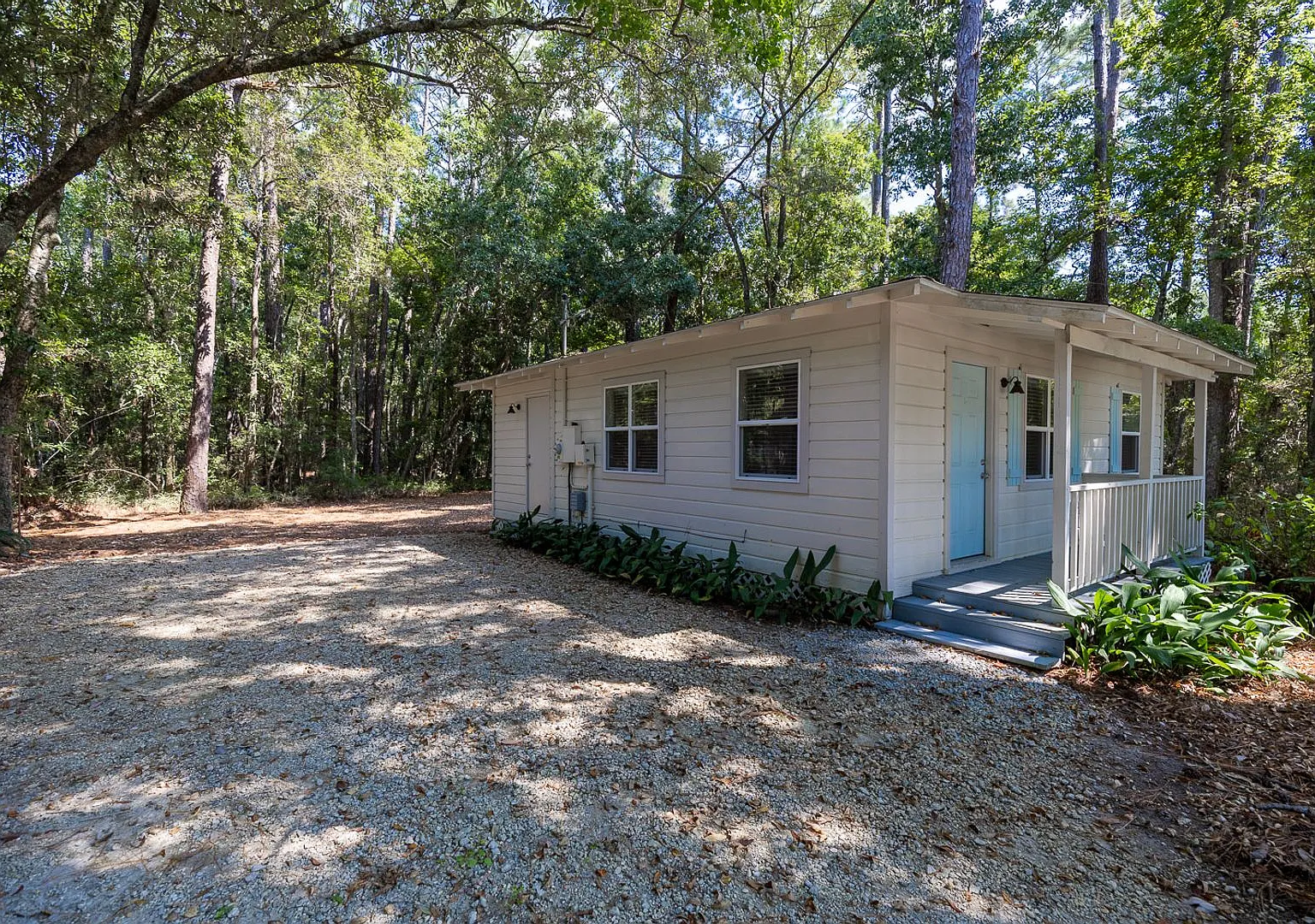Coming Soon! Beautiful Cottage Is Just Steps From Mobile Bay! — Photo 3