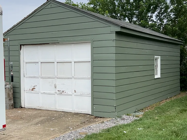 951 E Florida Ave — Photo 12