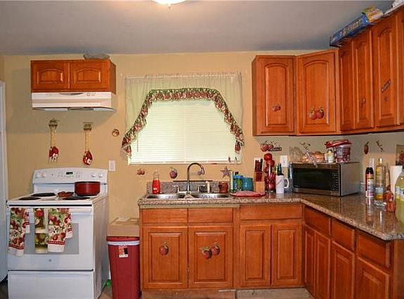 5th image of 1414 Egania St