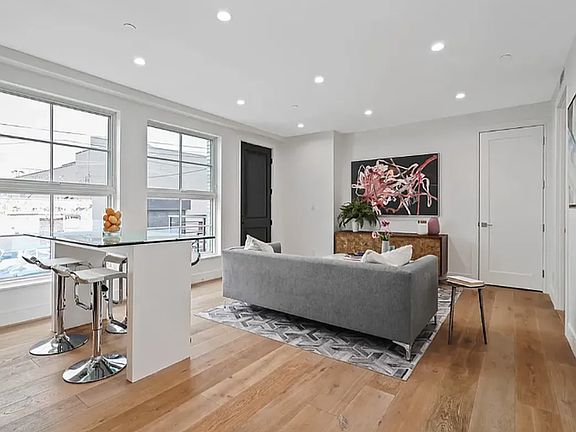 2nd image of 40 Huntington St #1E