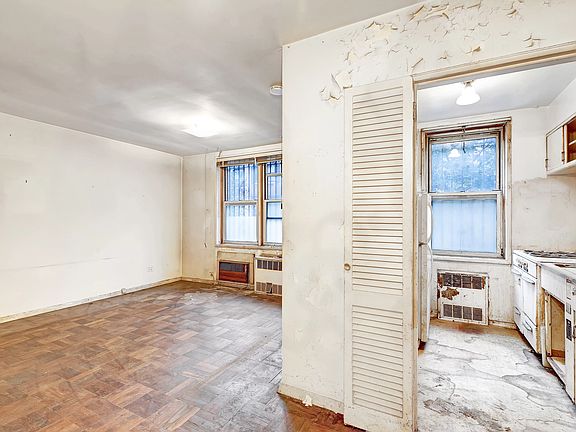 3rd image of 245 Henry St #1B