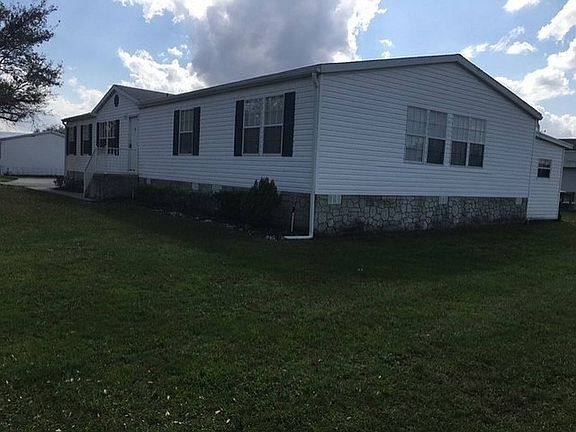 4th image of 3422 Sedgefield Dr #425