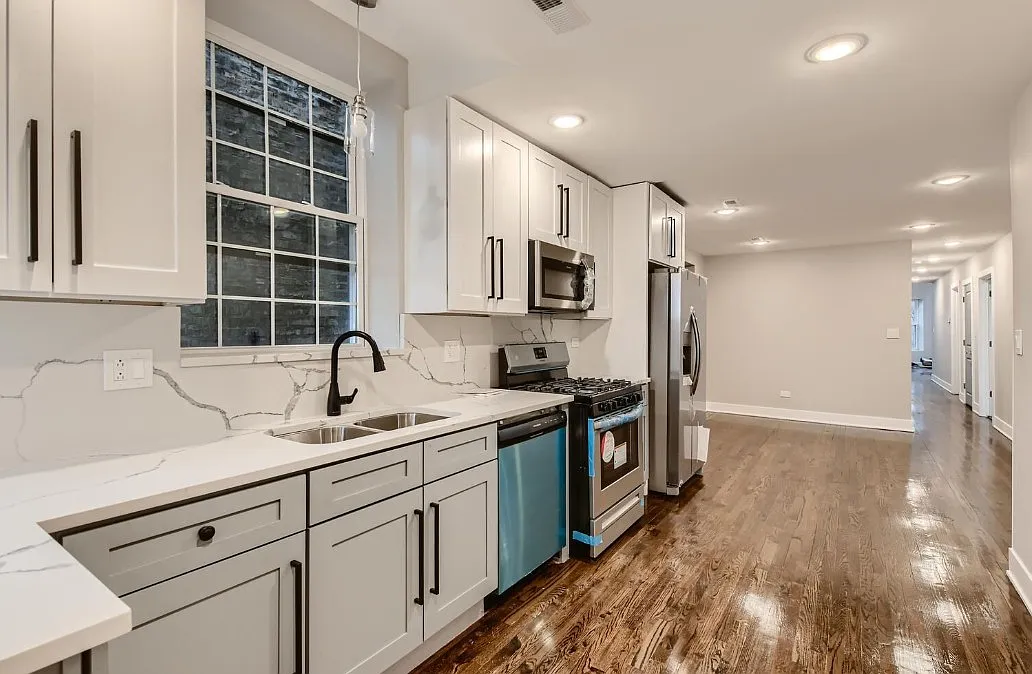 Building Photo - 5817 S Calumet Ave #1