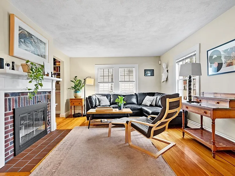 51 Fairlawn St #51 — Photo 3