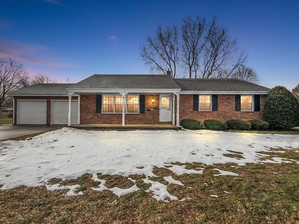 1st image of 2140 Carol Ln