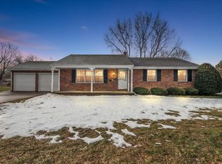 2140 Carol Ln, Stevensville, MI 49127