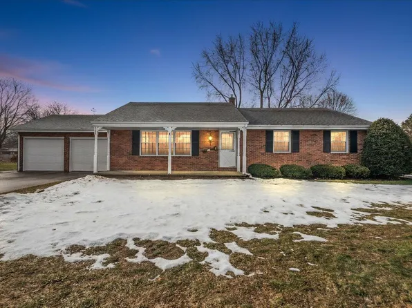 2140 Carol Ln, Stevensville, MI 49127