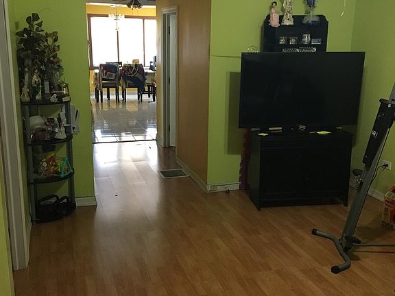 2nd image of 5041 S Marshfield Ave