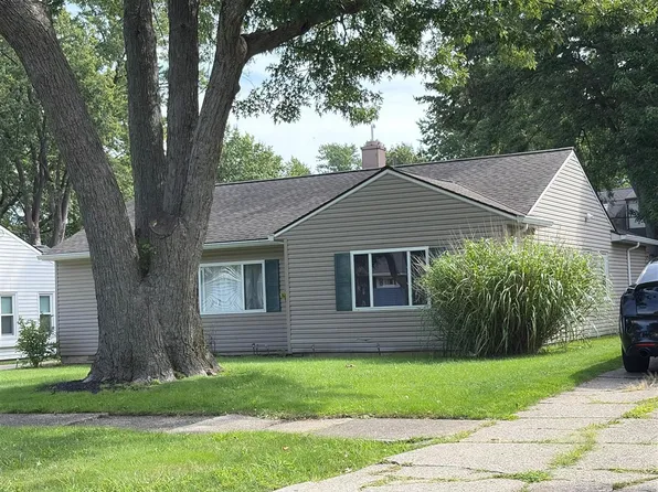 5845 Amrap Dr, Parma Heights, OH 44130