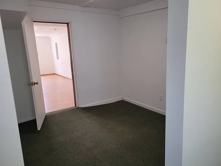 225 E C St — Photo 10