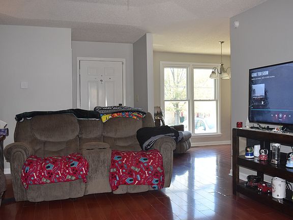 4th image of 3426 Melrose Dr