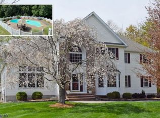 27 Cambridge Rd, Lafayette, NJ 07848