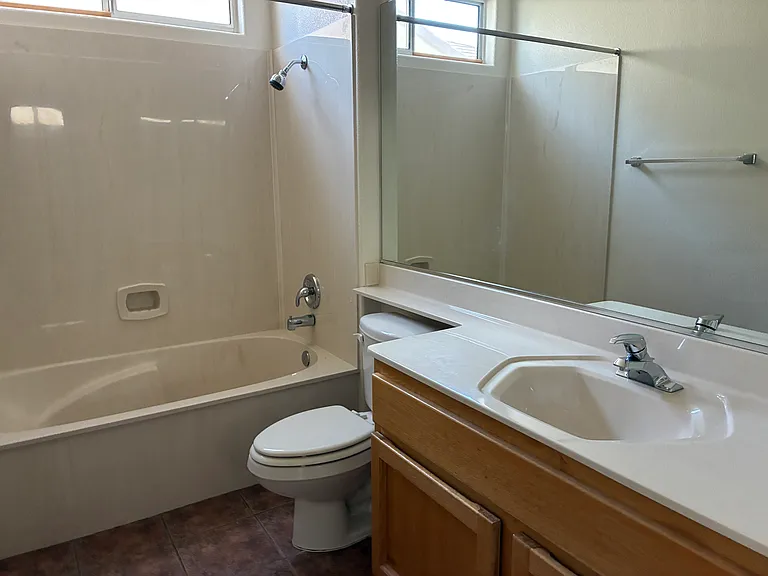 2578 Woodson Ave — Photo 3