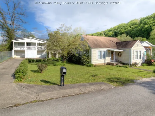 204 & 206 Viking Rd, Charleston, WV 25302