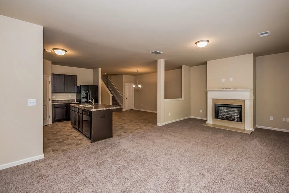 3 bed, 2.0 bath, 1851 sqft, $1,910 — Photo 3
