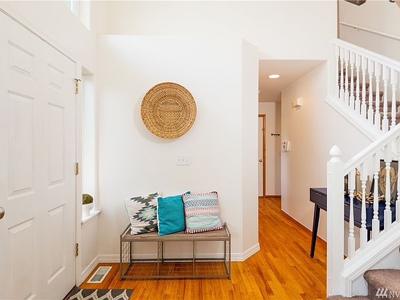 3rd image of 328 81st Ave NE