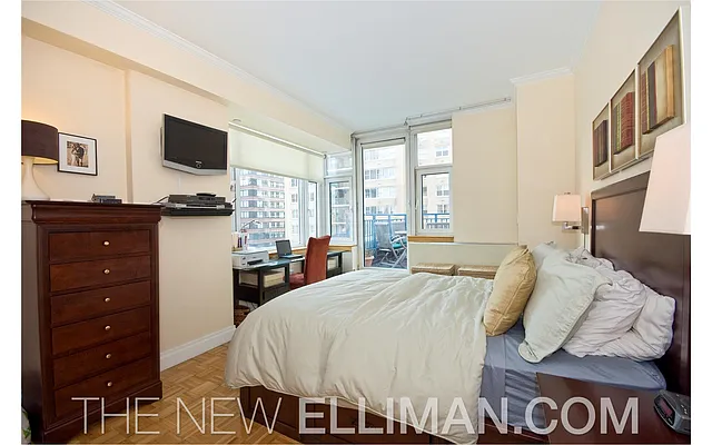 Sold by Douglas Elliman | media 7