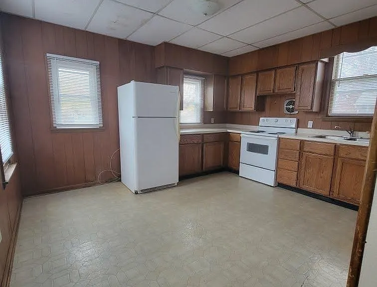 225 S 8th St — Photo 1