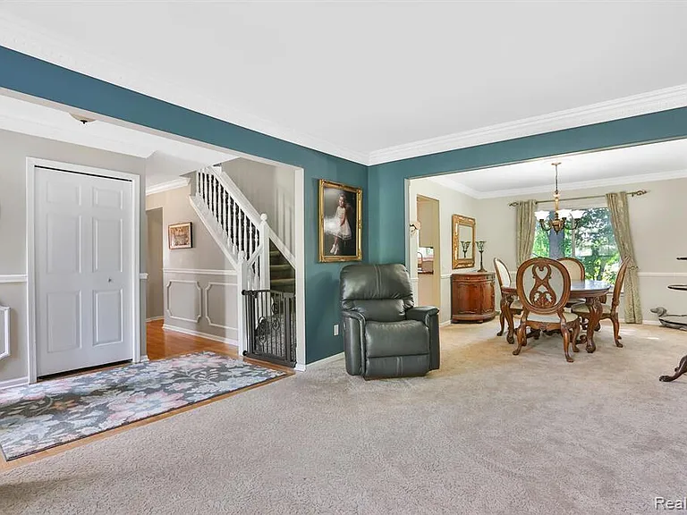 3288 Hickory Dr — Photo 4