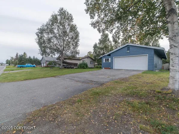 1235 Lilac Ln, Kenai, AK 99611