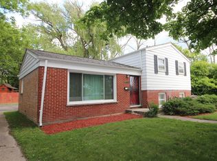 2027 Green Bay Rd, North chicago, IL 60064