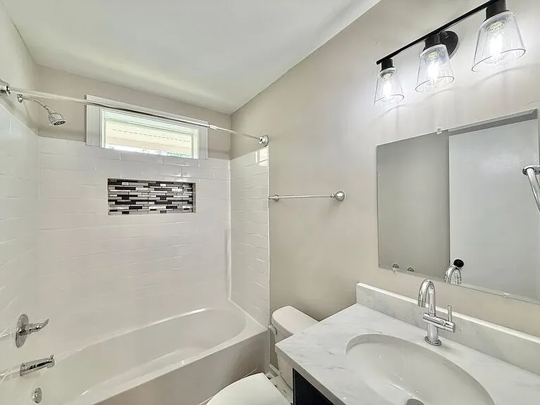 615B Burlington Ave #B — Photo 10