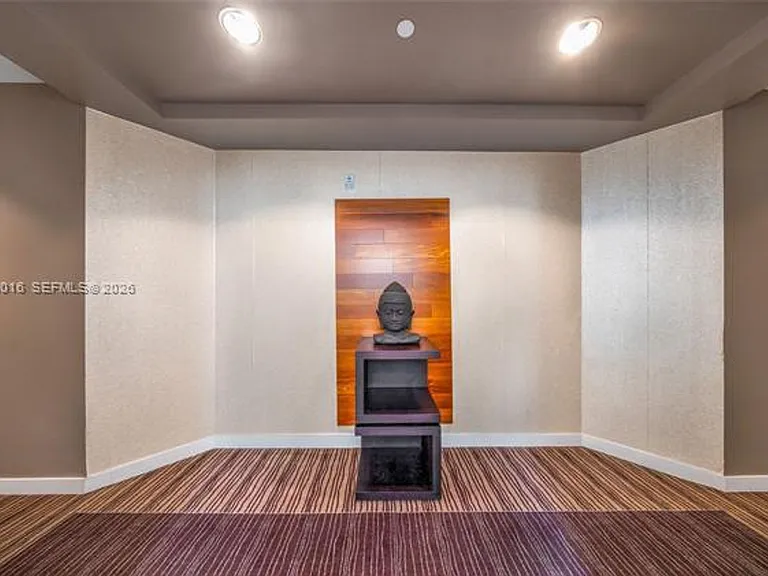 7928 East Dr #305 — Photo 29