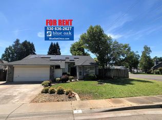 2 River Oaks Dr, Chico, CA 95973