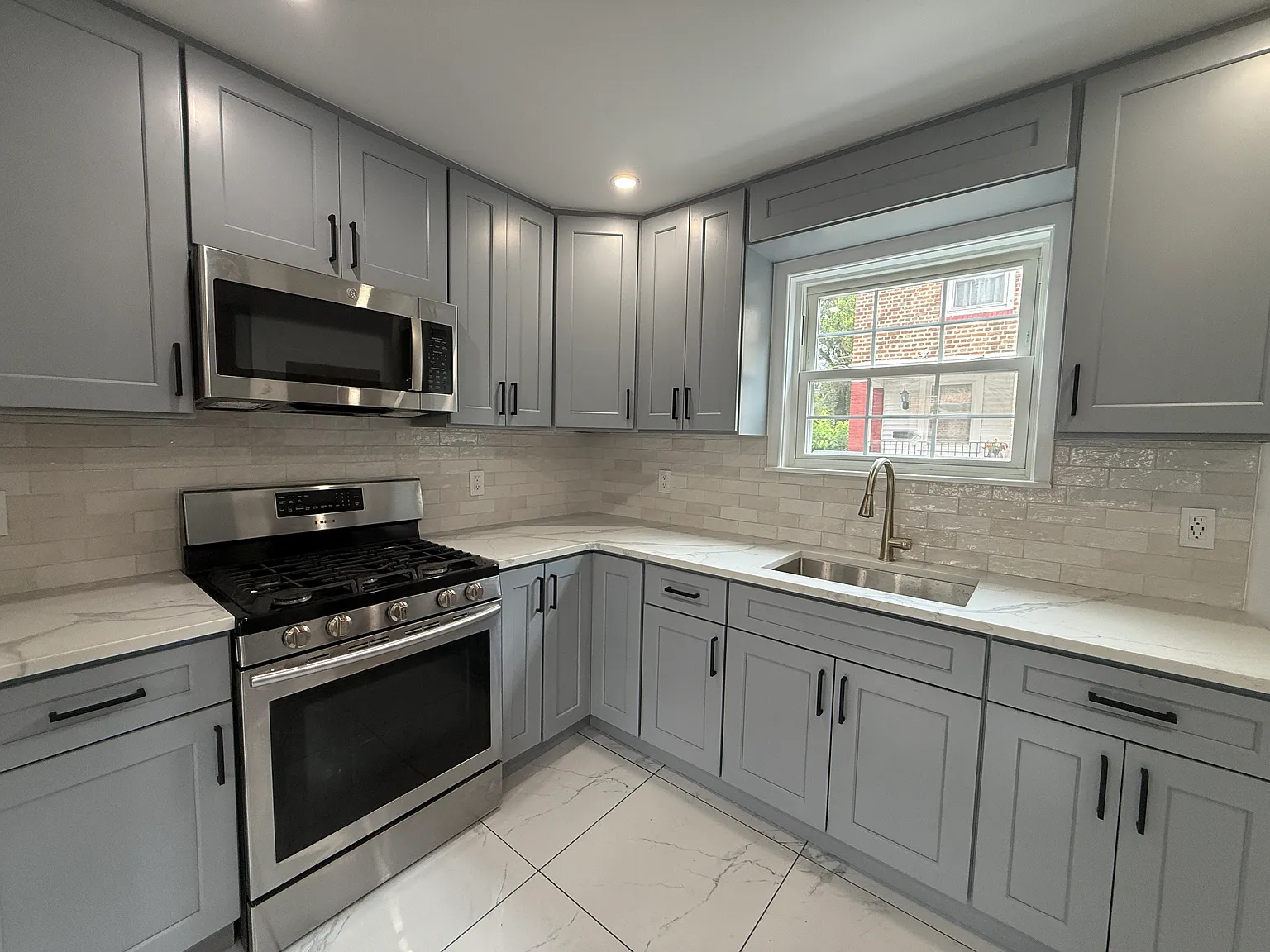 2 bed, 1094 sqft, $2,250 — Photo 4